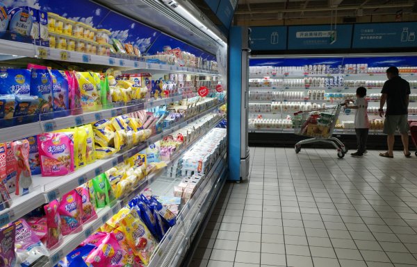 炒股配资网址 奶罐里的饮品战：乳企不止想做供奶商